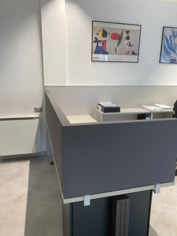 Divisori fonoassorbenti da scrivania per uffici
