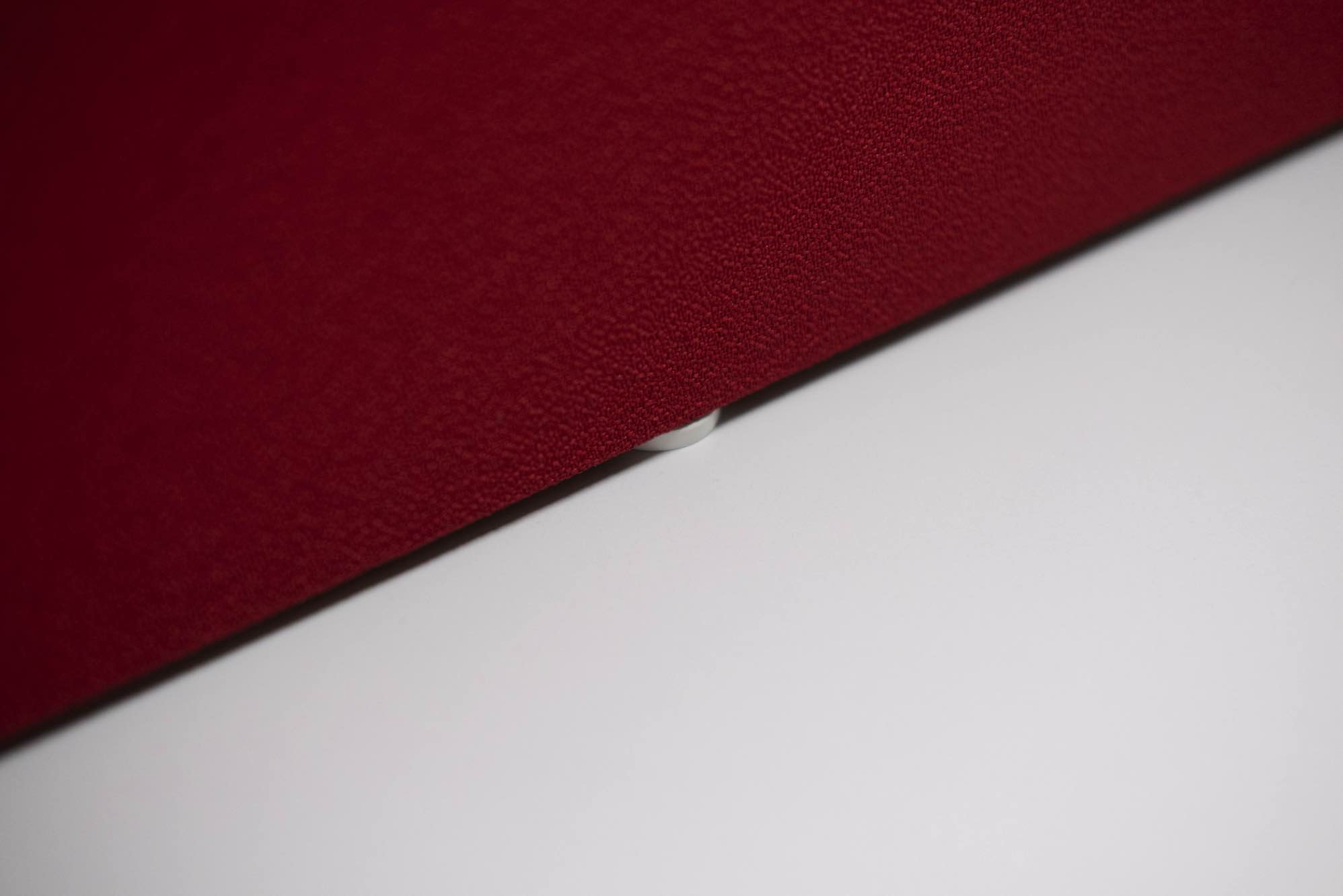 Agganci per pannelli fonoassorbenti da scrivania