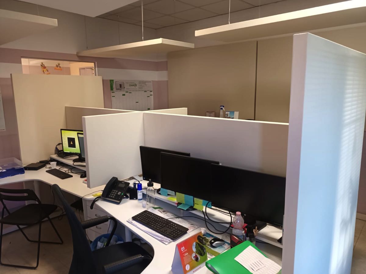 Divisori da scrivania per call center, AkuPan Desk