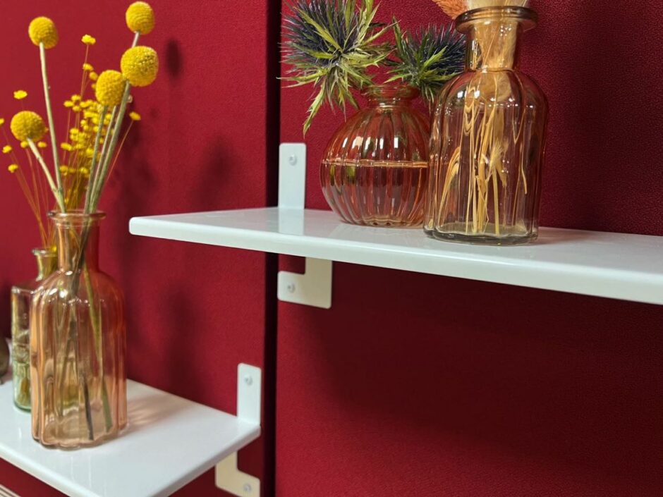 Mensola per pannelli acustici AkuShelf